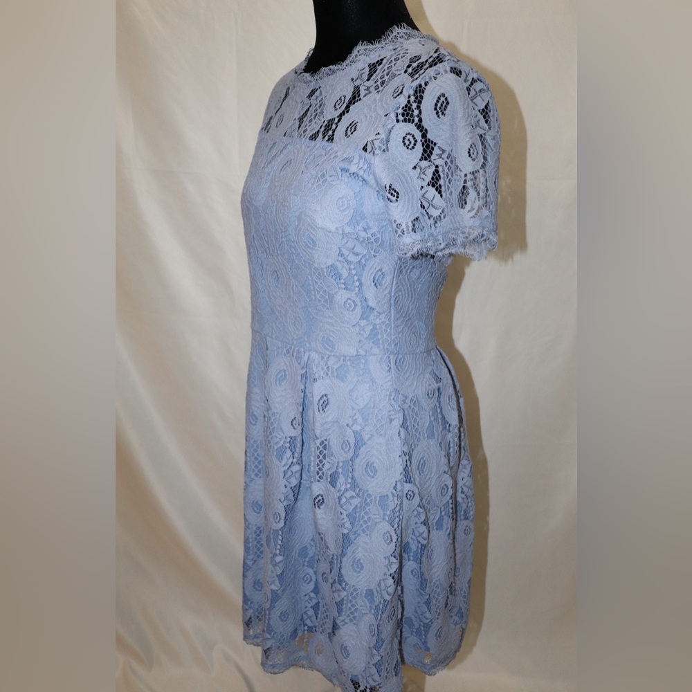 Francesca's Open Back Lace Dress Women’s Small Periwinkle With Bow Detail - Picture 3 of 5